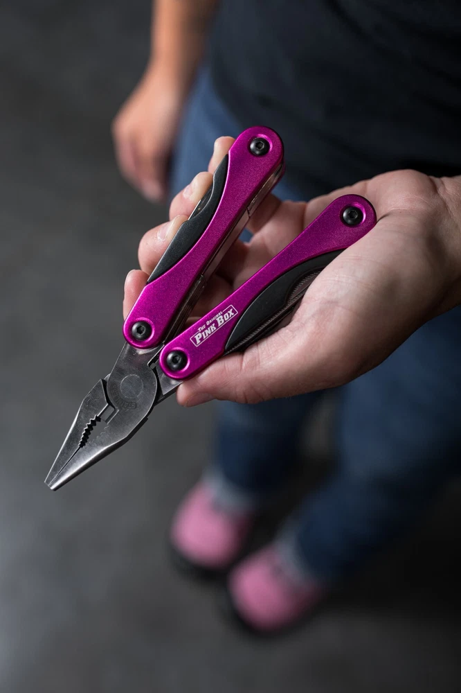 Multi-Tool With 14 Stainless Steel Tools, Aluminum Body, Pink