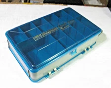Plano Plastic Tackle Box 3215N, Two Sided,  23 Pockets, Carrying Handle - EUC