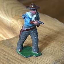BRITAINS VINTAGE LEAD TOY FIGURE - WILD WEST COWBOY Blue Shirt SIX SHOOTER
