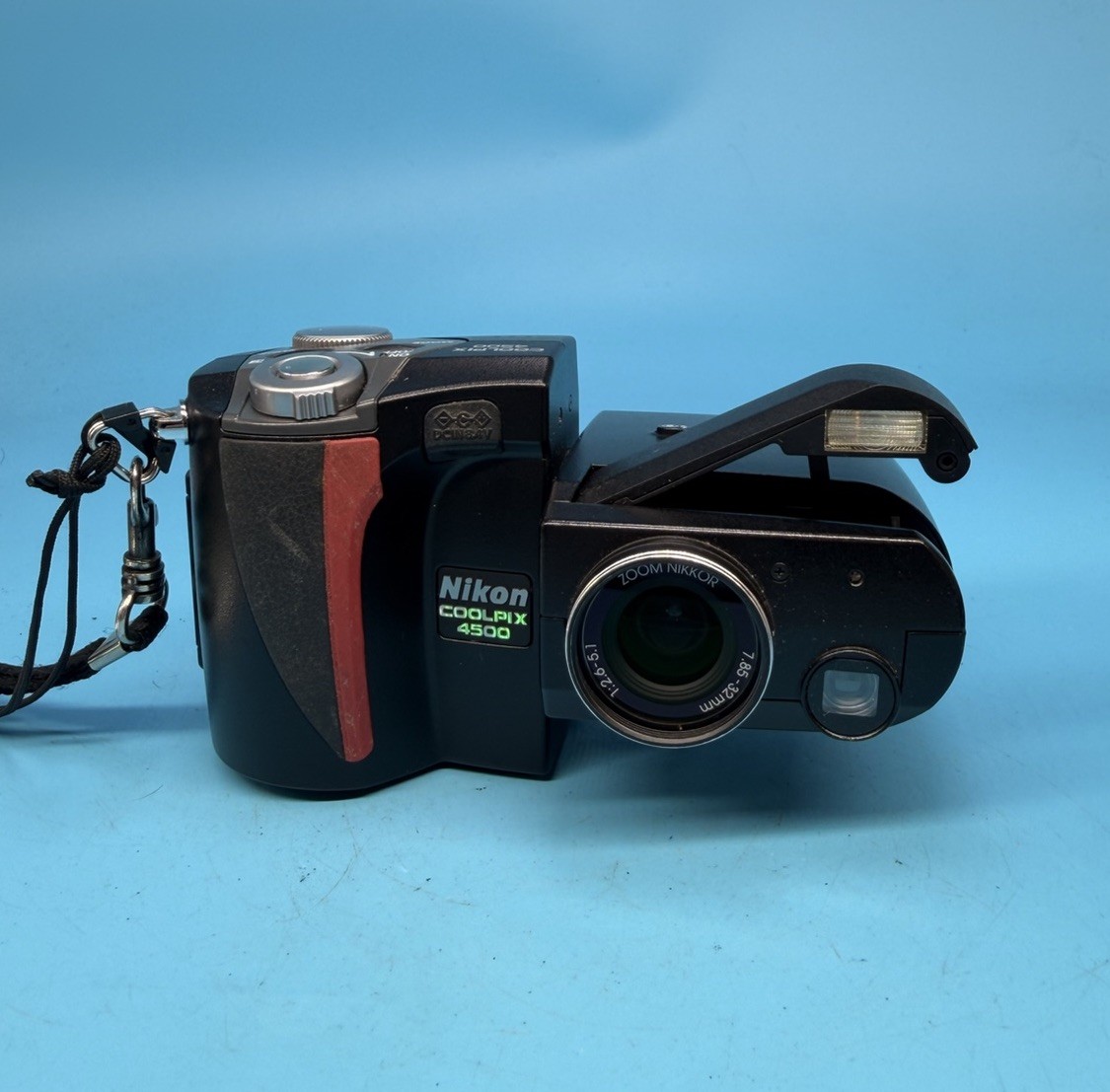 Nikon Coolpix 4500 4.0MP Digital Camera, Black - Tested