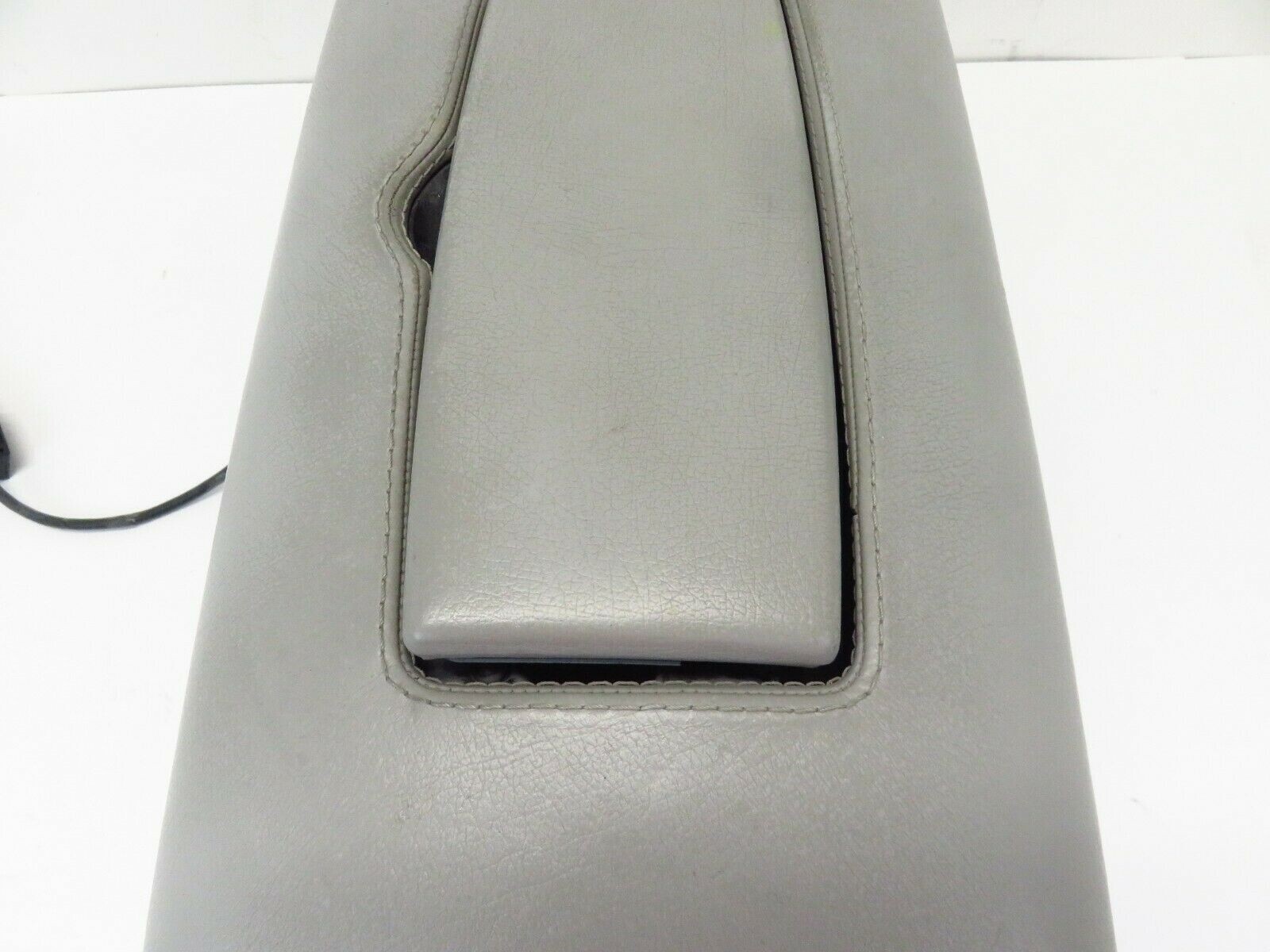 2006 Maserati Quattroporte Center Console Lid w/ Phone Storage Arm Rest M139 OEM