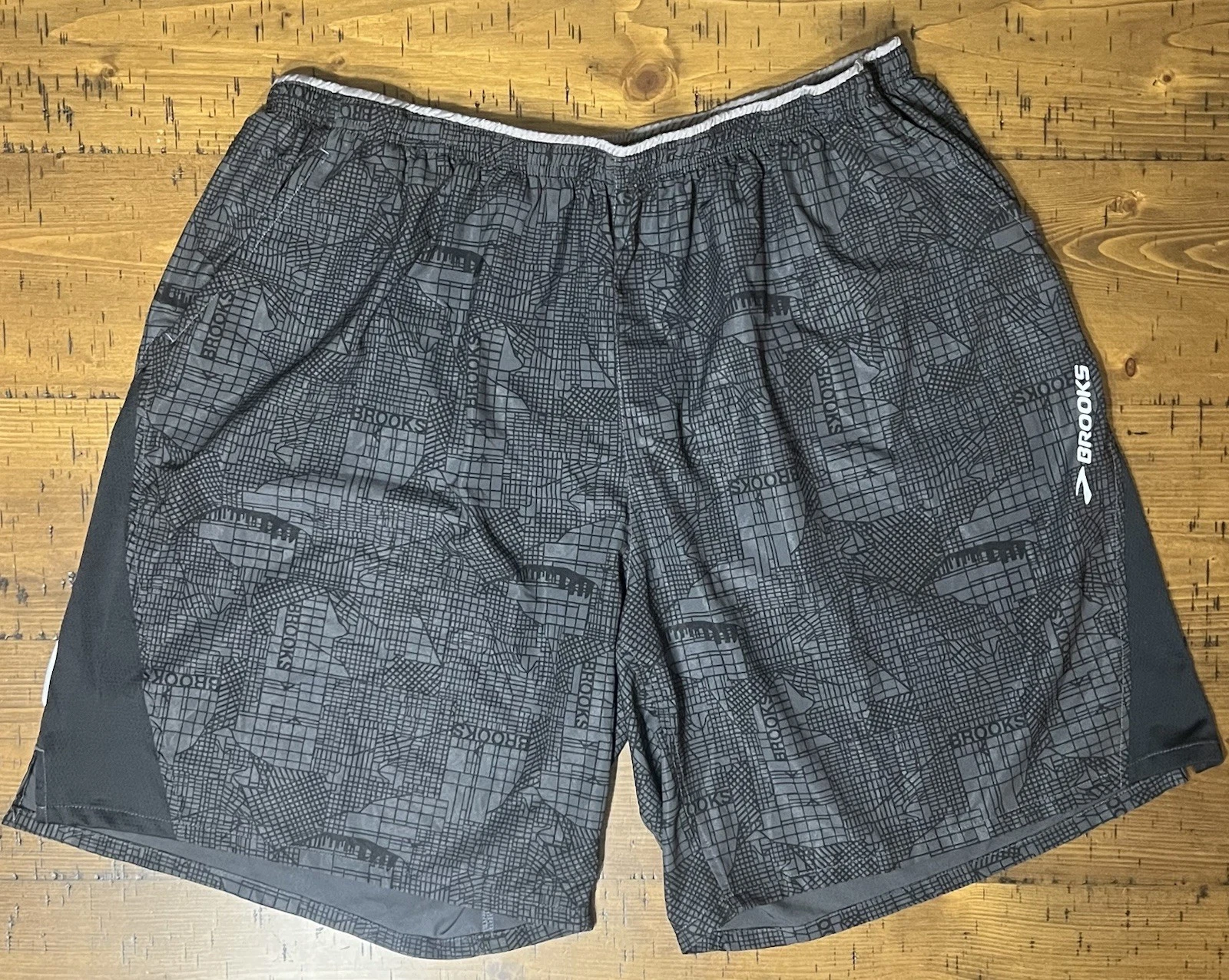 Brooks Men's Running Shorts Size XL Black Athletic Lined AOP
