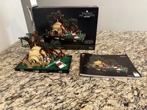 LEGO Star Wars: Dagobah Jedi Training Diorama (75330)