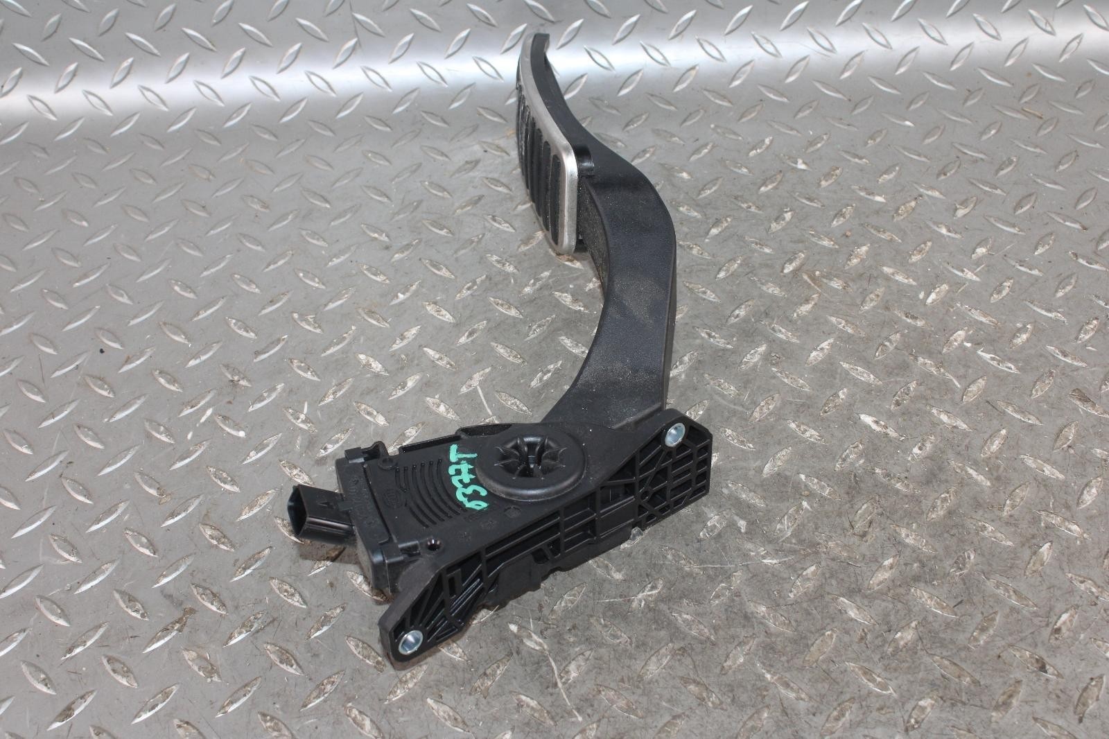 Maserati Ghibli 2014-2019 Accelerator pedal position sensor P/N 04861714AF