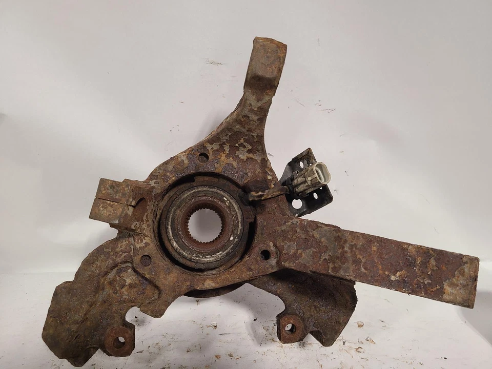 El nudillo de dirección delantero izquierdo usado se adapta a: camioneta Chevrolet Lumina 1995 grado delantero izquierdo Foto 2 de 4