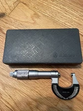 Mitutoyo 0"-1" Range, 0.001" Graduation, Mechanical Outside Micrometer