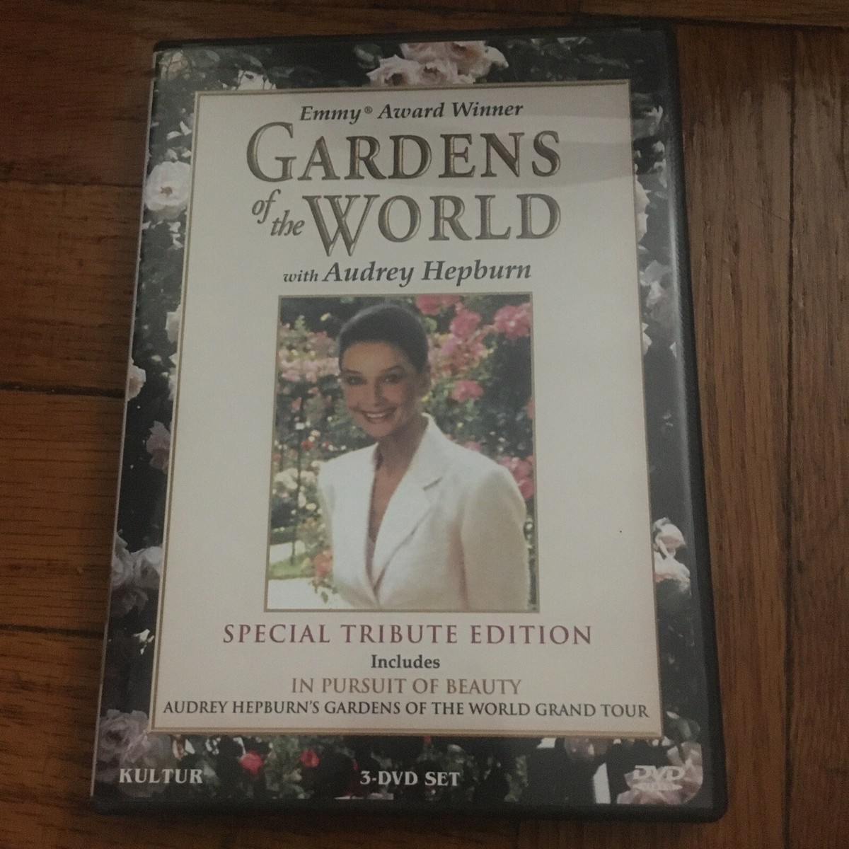 (未使用･未開封品)Gardens of the World With Audrey Hepburn [DVD] Gardens Of The World With Audrey Hepburn (DVD, 2006 Kultur