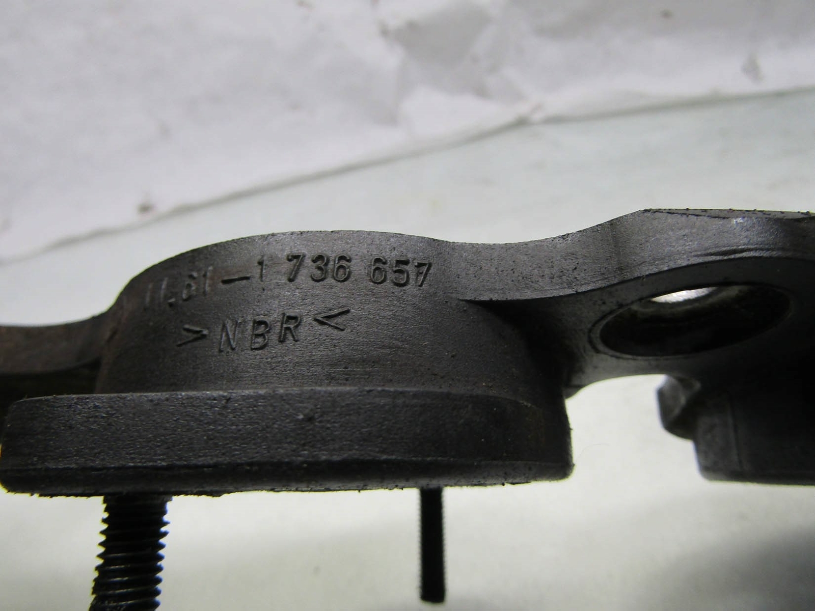 BMW 7 series E38 9104 750 V12 M73 LH intake manifold gasket seal