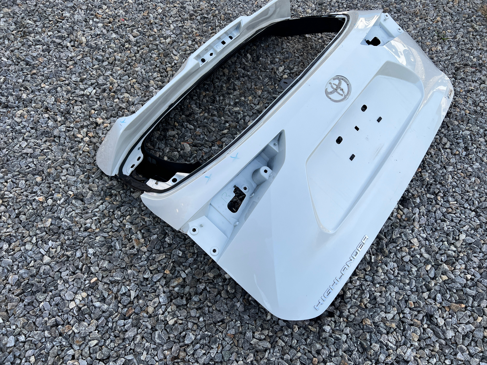 2020 2021 2022 TOYOTA HIGHLANDER TAILGATE LIFTGATE SHELL OEM Damaged eBay
