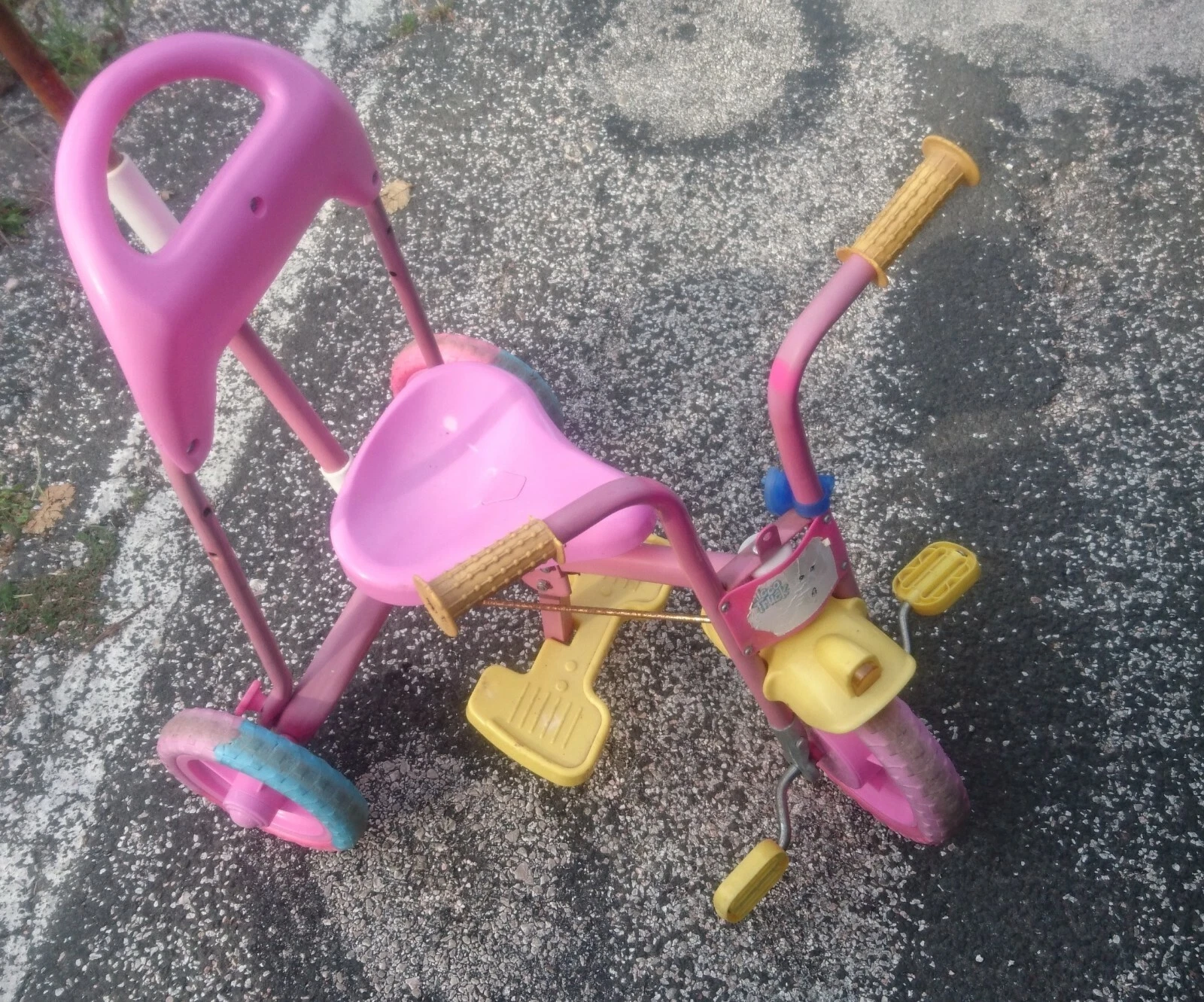 GIRL GARDEN SEA COUNTRYSIDE LEISURE OUTDOORDOR PINK RUSTY COMMANDABLE TRICYCLE