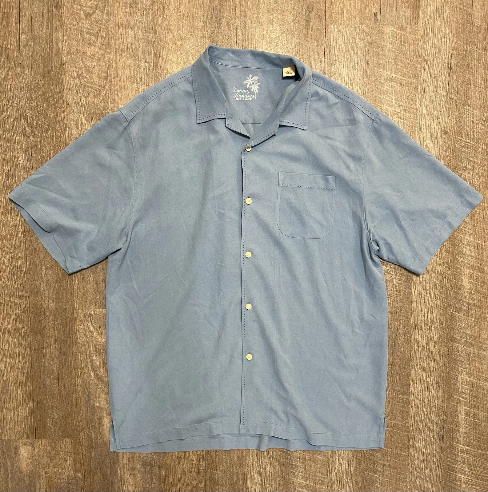 Tommy Bahama 100% Silk Shirt L Short Slv Button Up Blue Beach Vacation Resort