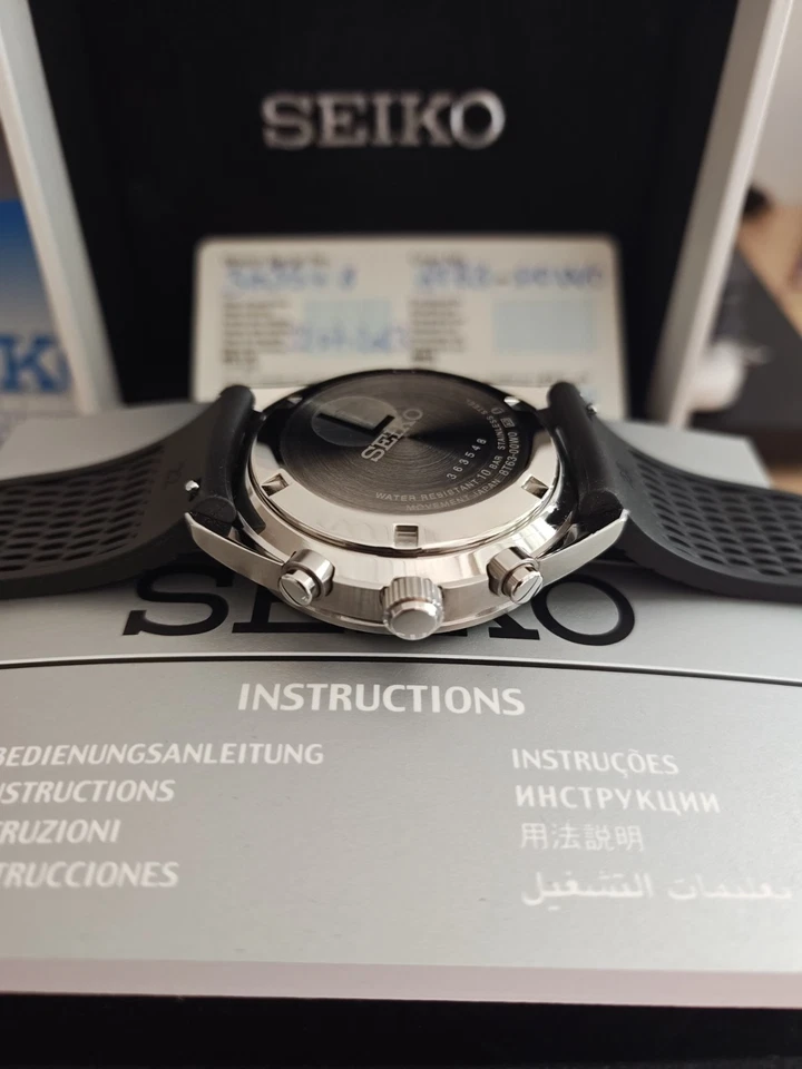 SEIKO Sport Chrono SSB425P1 Panda Quarzo 100M con Cinturino In Gomma - Immagine 4 di 4