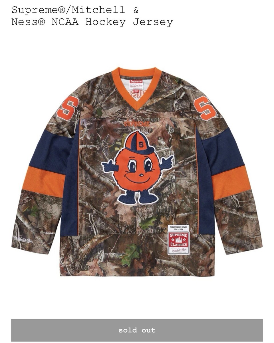 IN HAND (M) Supreme Mitchell & Ness NCAA Syracuse Camo Hockey 