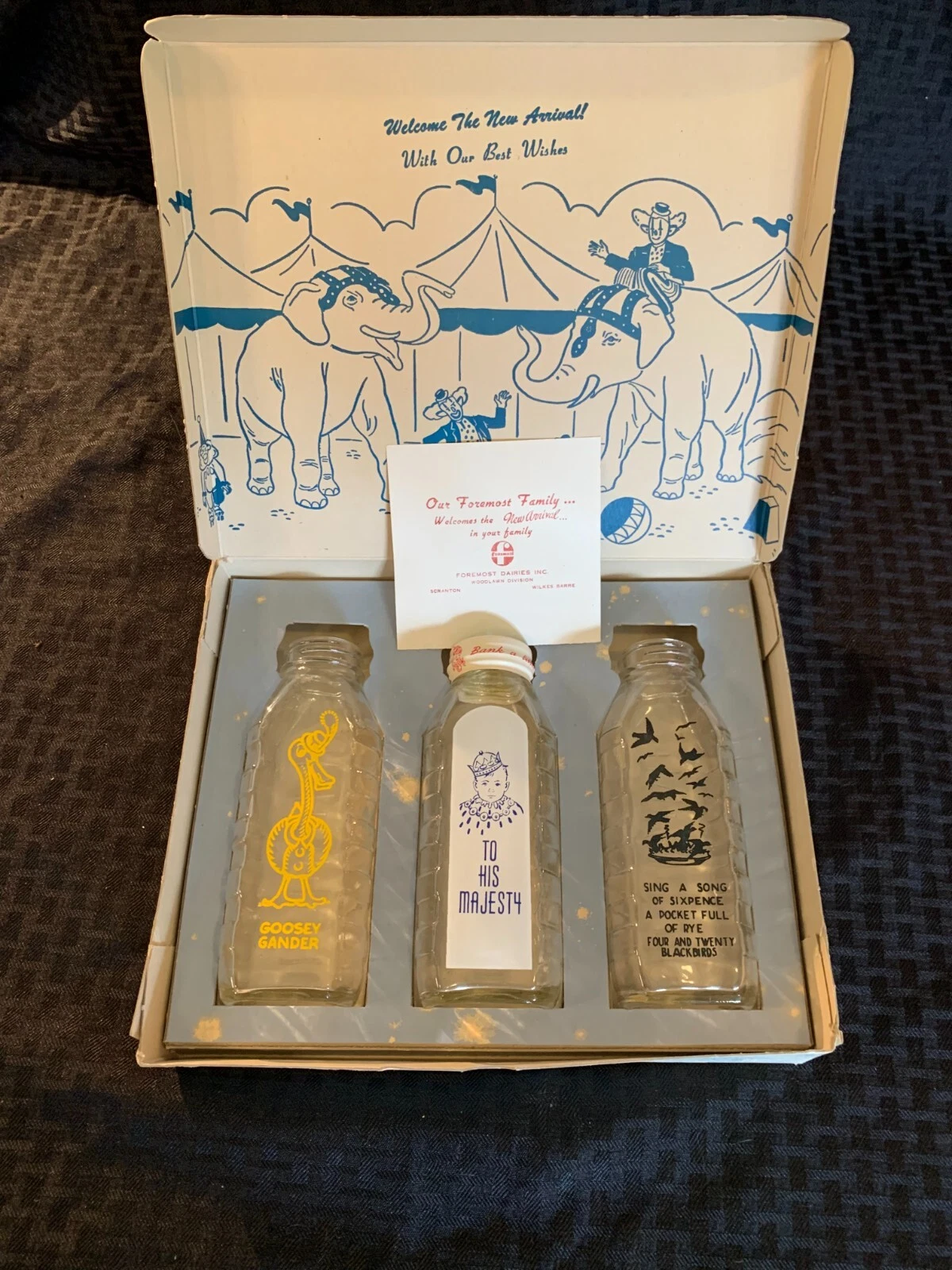Vintage Glass Baby Bottle Gift Set Box Woodlawn Dairy Wilkes Barre Scranton NOS
Opens in a new windo