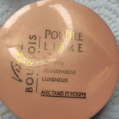Bourjois Matte Transparent Luminous Loose Face Powder Loose Powder Formulation