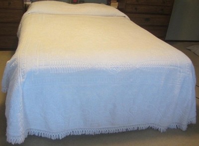 FULL Double White CHENILLE BEDSPREAD 119 x 94 w/ FRINGE Bed Spread Cotton Sears