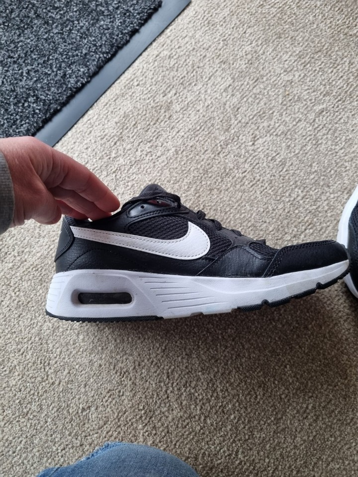 girls size 5 nike trainers