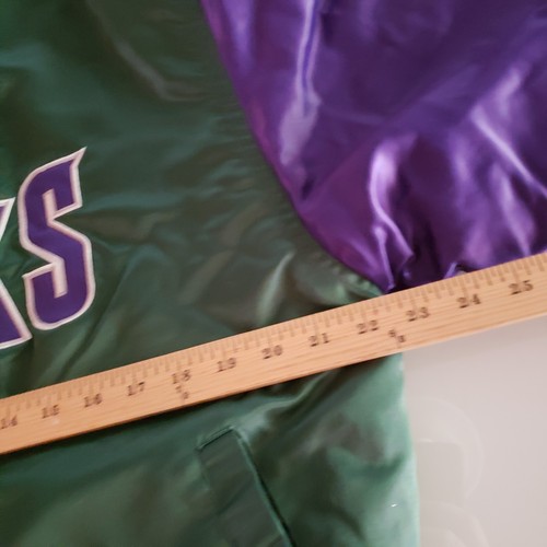 Veste Reebok vintage Milwaukee Bucks satin NBA taille XL homme adulte violet vert - Photo 12 sur 19