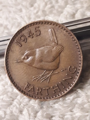 WW2 United Kingdom Farthing Bronze Coin, 1945 Heavily Circulated With Flaws - Picture 5 of 13