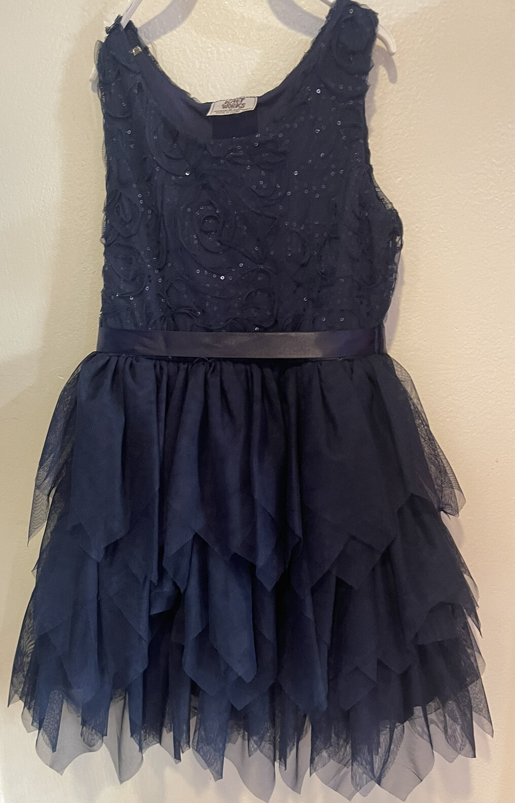 Picture 1 of 4