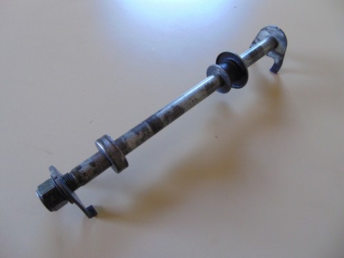 SUZUKI GS 500 E, GM 51 B, Steckachse hinten, Hinterradachse