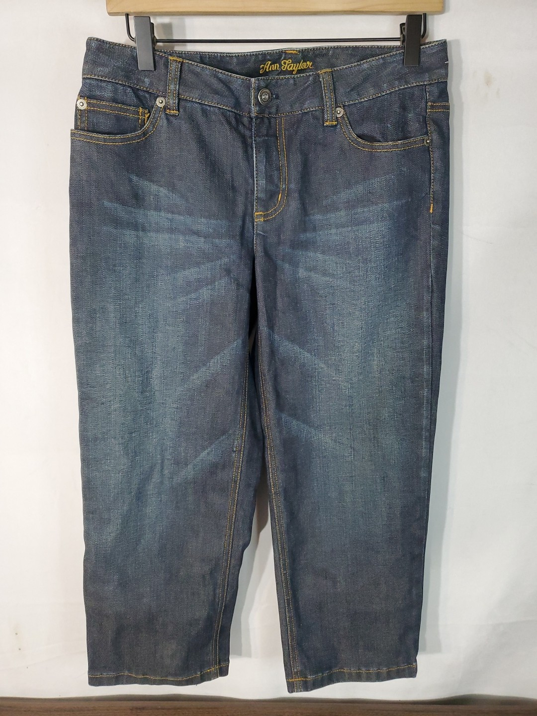 ANN TAYLOR Jeans Women's Size 4 Modern Fit Capri With Pockets