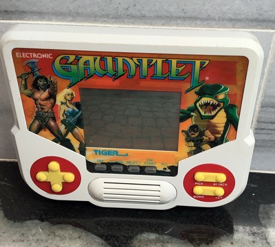 1988  Tiger Electronics Gauntlet Handheld Game-Tested-Batteries Included