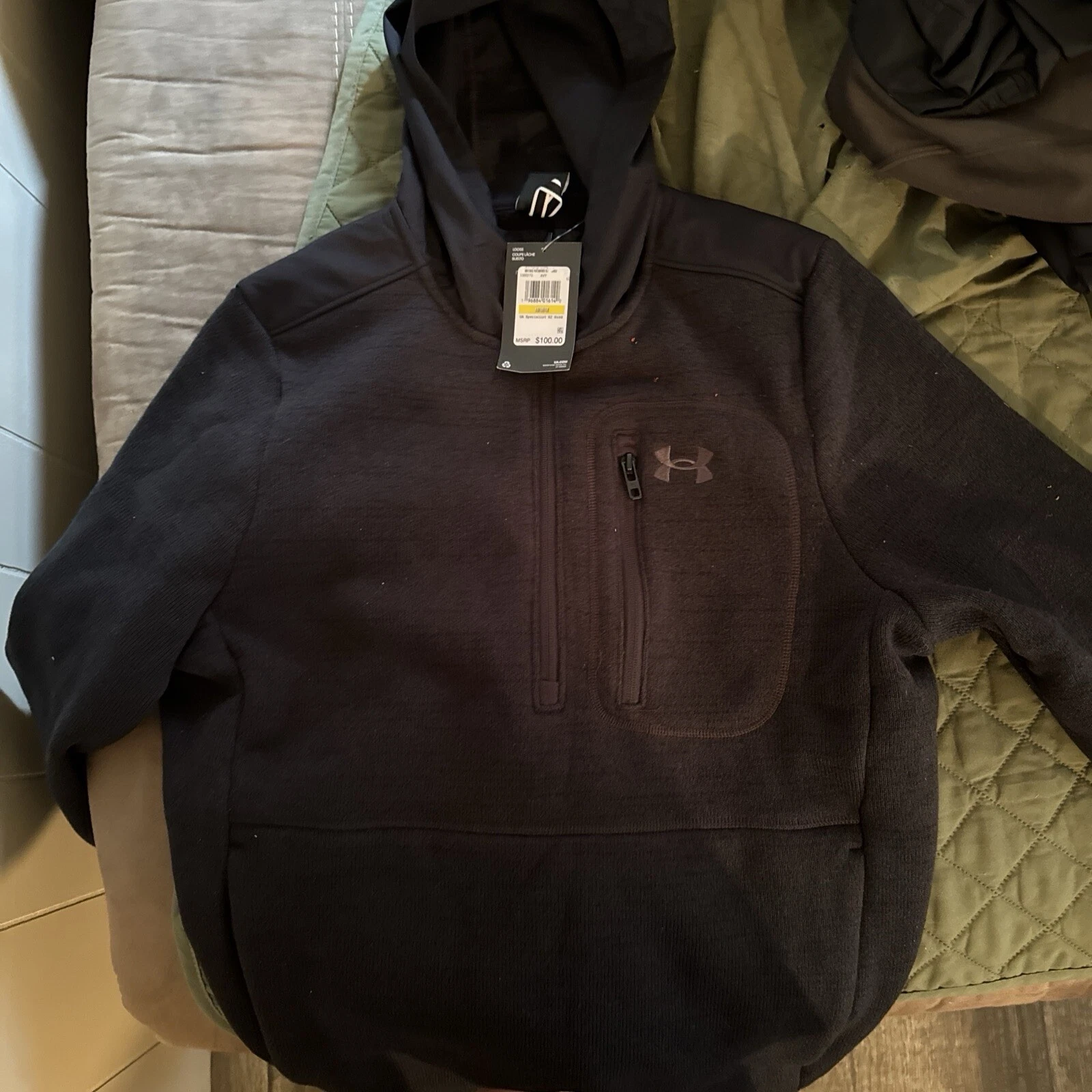 Under Armour Men's 1/2 Zip Long Sleeve Hooded Size Medium