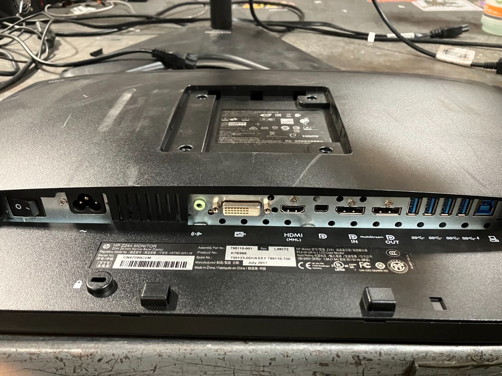 HP Z24n 24" LEDBacklit LCD HDMI Dual Monitor W/Stand for Desktop