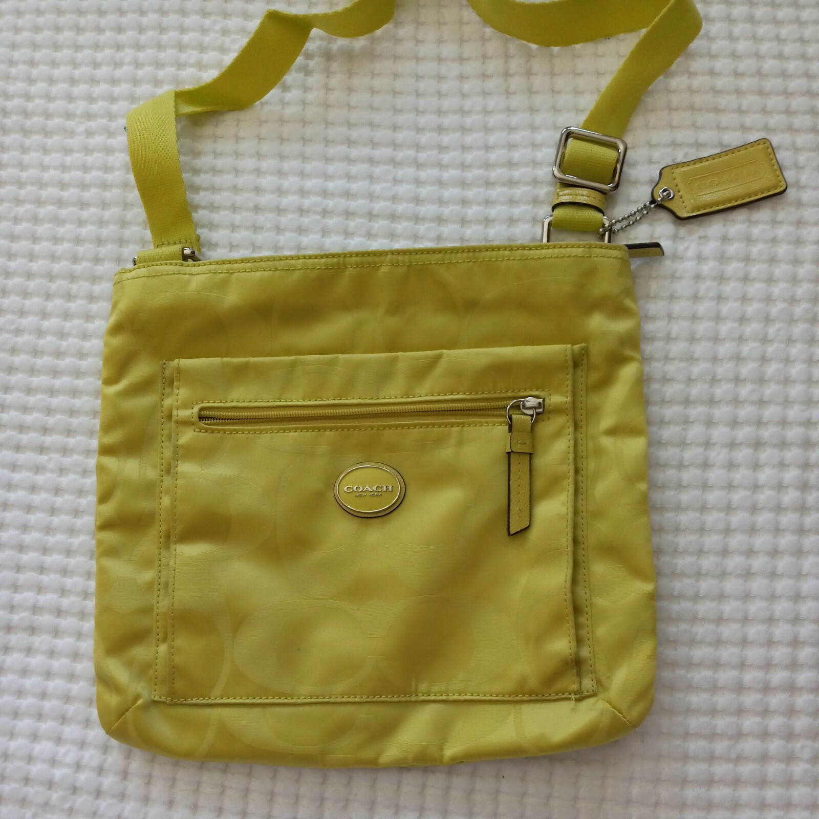 RARE COACH crossbody nylon weekender handbag w/ adjus… Gem