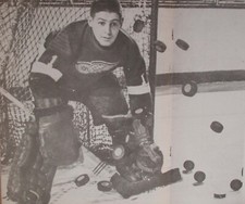 NHL HOCKEY PHOTO PRINT TERRY SAWCHUK DETROIT RED WINGS  GOALIE