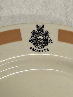 1950s Peckett’s Hotel Franconia NH Family crest 1st Ski School plate 7”