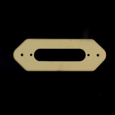 P90 Dog-ear to Regular Single-coil Pickup Adapter Ring,1-Ply Cream