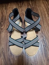 SKECHERS BOBS Desert Kiss Candid Gal Sandal Women Size 8 Black Multi 113558