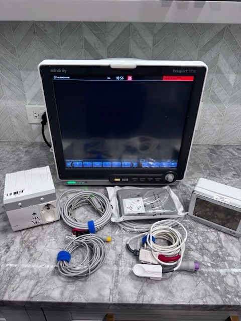 Mindray 17M with T1 transport monitor and Anesthesia gas module
