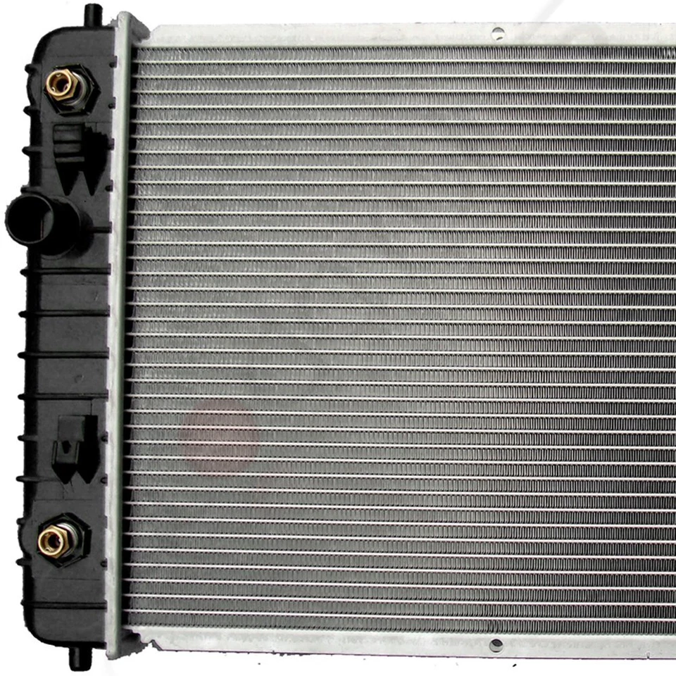 For 2002-2004 Chevrolet Cavalier 2.2L L4 New Replacement Aluminum Radiator 2518 Foto 3 de 3