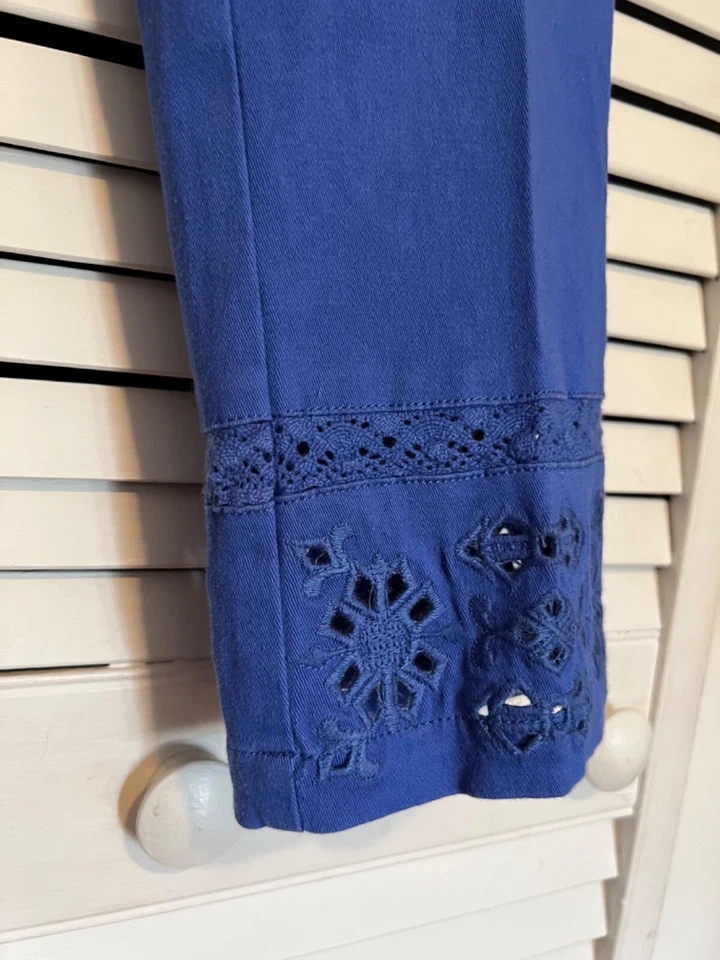 CHADWIVK Women’s Size 4 JeanS Pants Cut Out Laser Cuts at Hem Blue - Image 2 of 4