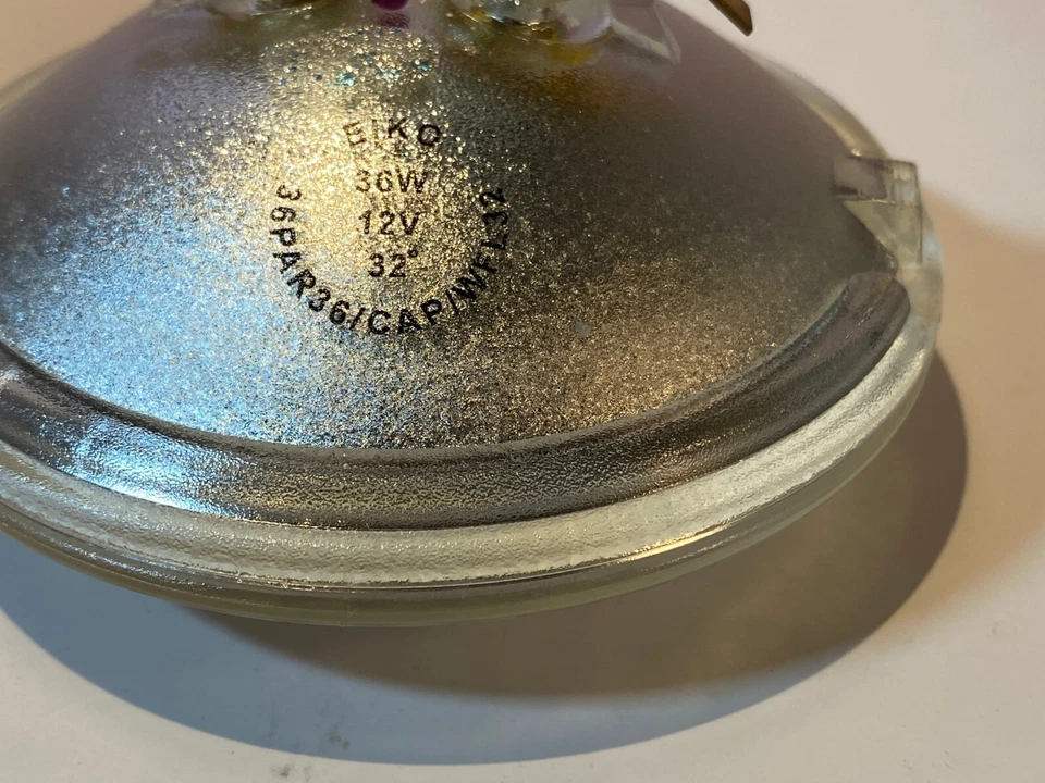 Eiko 36PAR36/CAP/WFL32 12V 36W PAR36 MP Slip-On and Screw Term C-6 Filament - Image 3 of 4