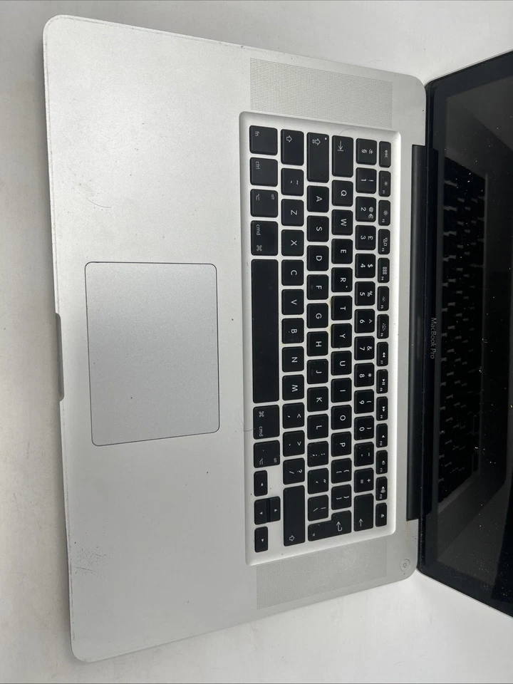 Apple MacBook Pro 15" A1286 2011 Intel Core i7 2.0GHz 4GB RAM - Image 2 of 4