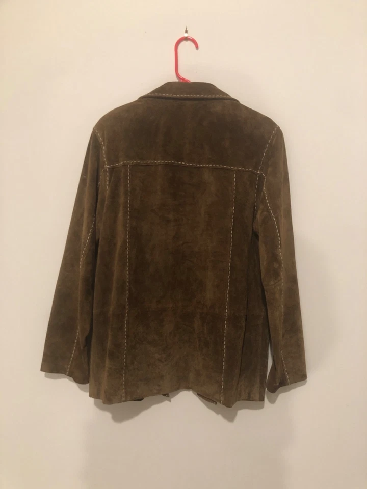 Chaqueta de cuero de gamuza Brandon Thomas para mujer grande con cuello abotonado forrada en marrón Foto 3 de 4