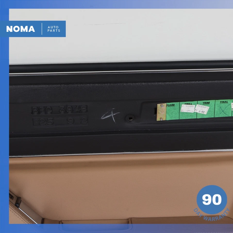 Оригинальная бежевая отделка задней правой внутренней дверной панели 86-92 Jaguar XJ40 XJ6 XJ12 - Изображение 3 из 4