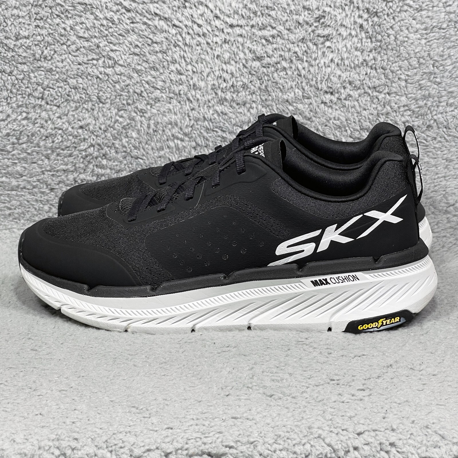 Skechers Max Cushioning Premier 2.0 Residence Mens Size 12 Wide Running