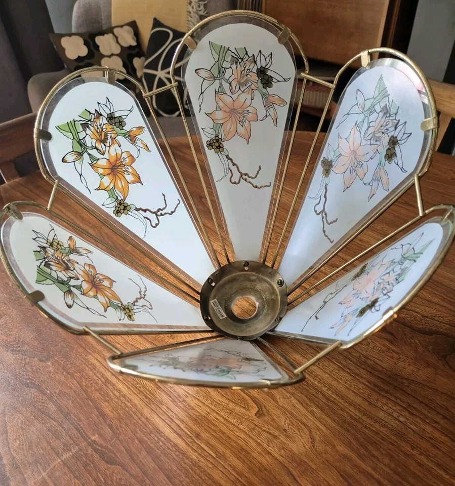 Vintage/Retro Glass Bell/Tulip Shape Pendant Shade White Glass Flower