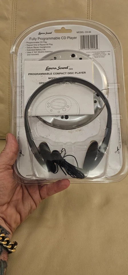 Vintage Lenoxx Sound CD Player Programmable CD-56 Sealed New w Headphones - Image 2 of 4
