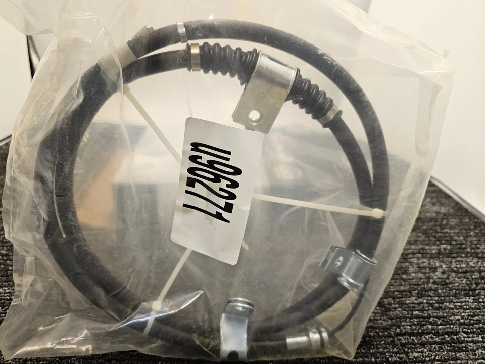 Cable de freno de estacionamiento Carquest Wearever BCA96271 para Mitsubishi Endeavor 2005 Foto 2 de 4