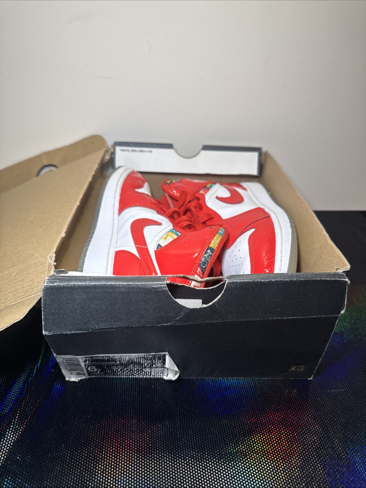 Air Jordan Retro 1 Mid SE 'Barcelona Red Size 6Y GS thumbnail 12