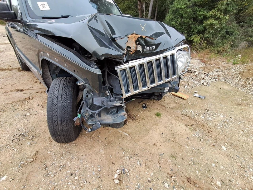 Alternador compatible con 02-04 06-12 LIBERTY 2731408 Foto 3 de 4