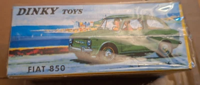 FIAT 850 Dinky Toys Atlas REF 509 PARFAIT ETAT SOUS BLISTER - Photo 1/2