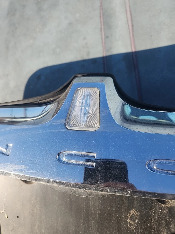2001 Lincoln Town Car OEM Rear License Plate Tag Reverse Back Up Light 98 99 01 - Image 2 of 4