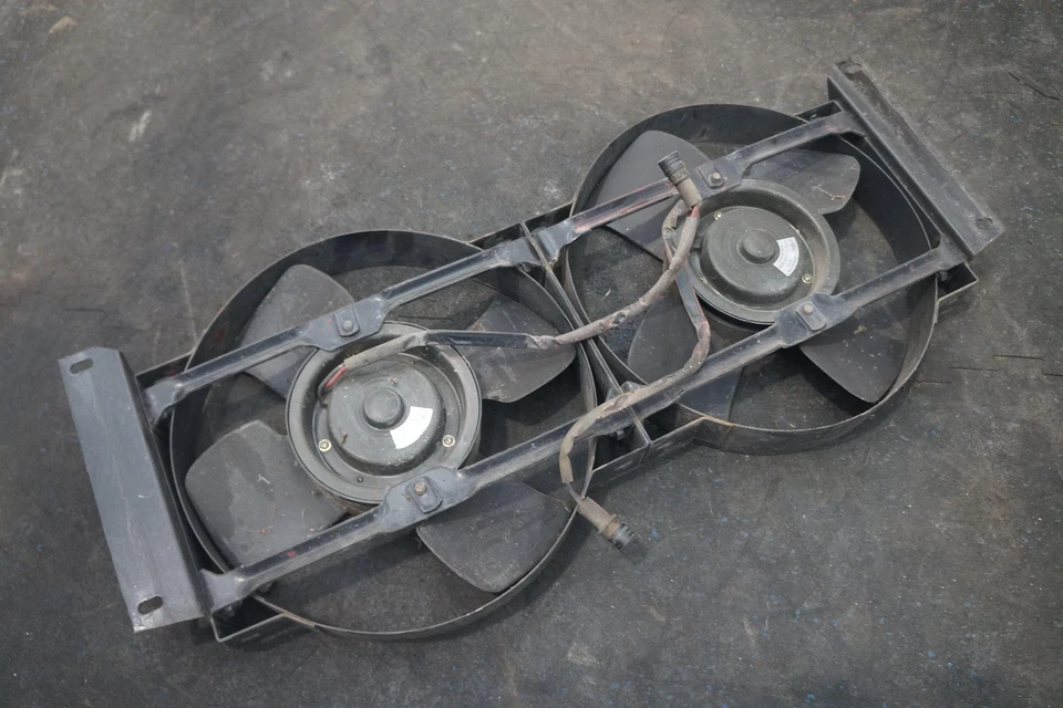 发动机散热器中间冷却器冷却双风扇电机组件宾利涡轮 R 1991 — 第 3/4 张图片
